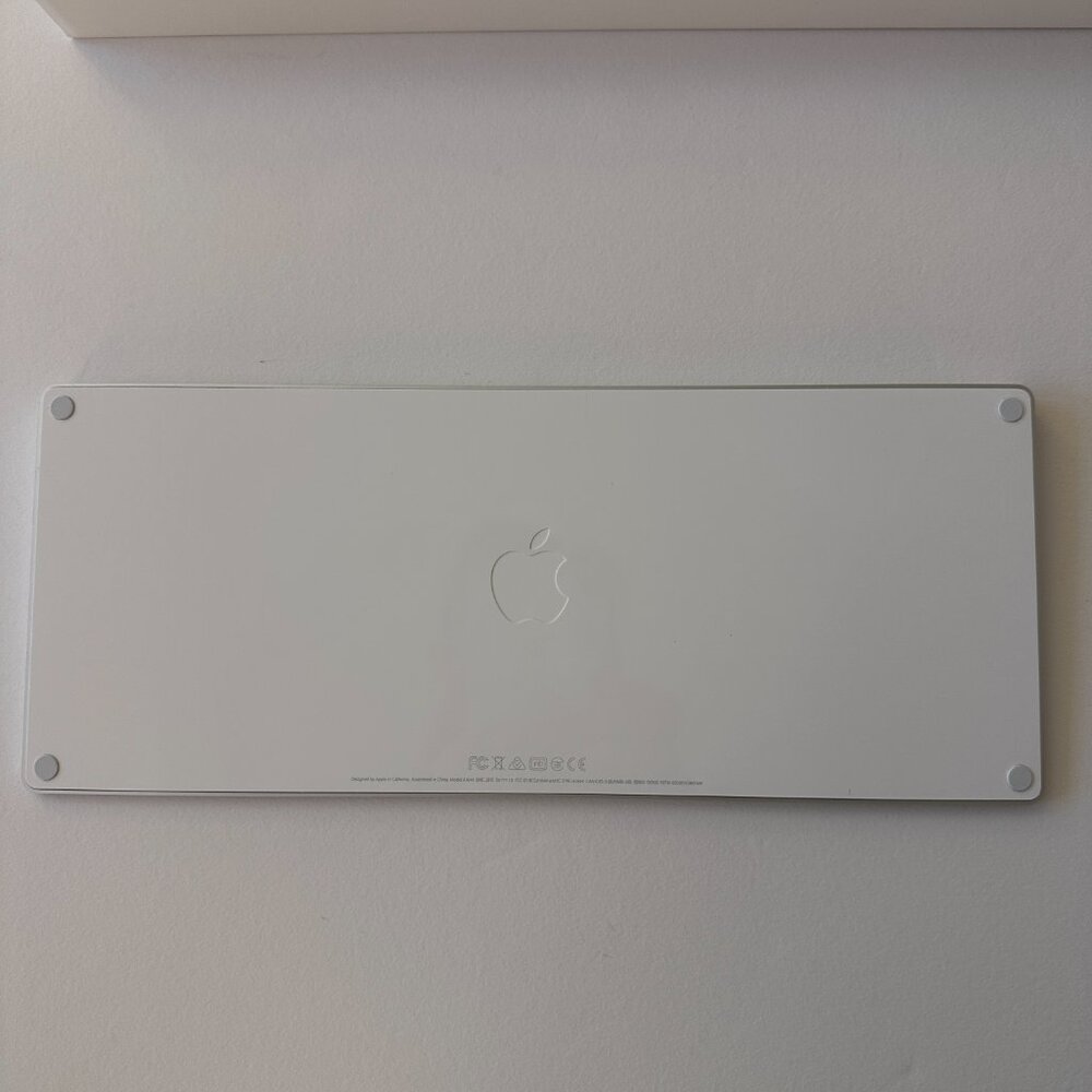 Apple Keyboard - Picture 3 of 8